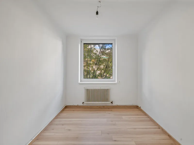 In bester Gesellschaft – um´s Eck von der Döblinger Hauptstraße! Modernisiertes Wohnhaus!