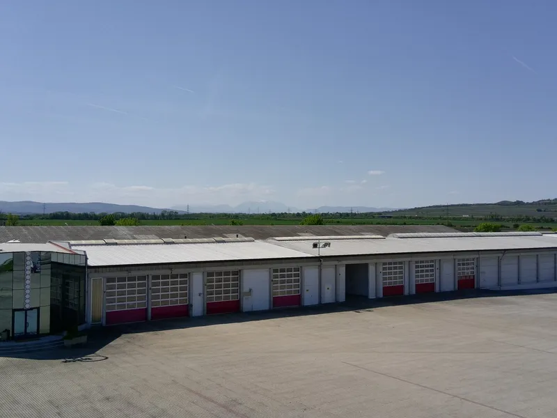 Schwerlast-Nutzfahrzeugzentrum inkl. Waschhalle