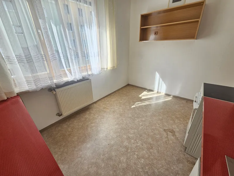 Perfekte Single- und Seniorenwohnung! Barrierefreie zugängige 1 - Zimmer Wohnung mit Loggia in attraktiver Siedlungslage 