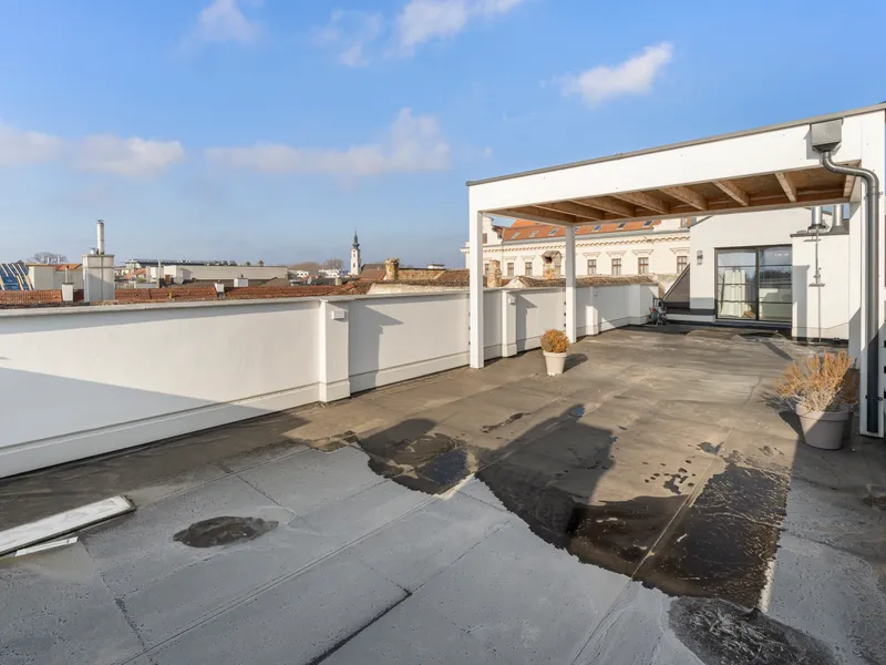 Exklusive Stadtvilla direkt am Hauptplatz I Geschäftslokal langfristig vermietet I 2020 Generalsanierung I 