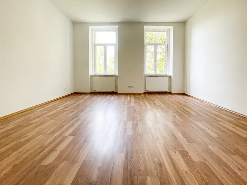 In U-Bahn-Nähe: Singlewohnung in wunderschönem Altbau