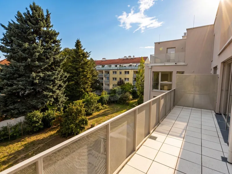 Preisreduktion! MODERNE OASE MIT GROSSER SONNENTERRASSE UND GRÜNRUHELAGE