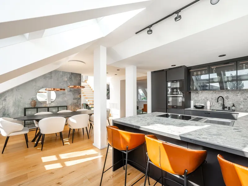 Exklusive Dachgeschoss-Maisonette im Servitenviertel