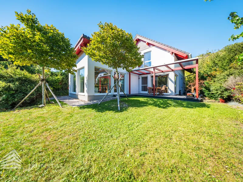 Modernes Einfamilienhaus mit separatem Home-Office in Grünlage – rund 30 Minuten südlich von Wien