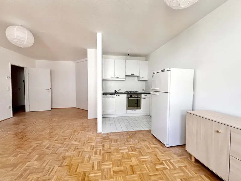 Schöne Wohnung mit zentral begehbarem Grundriss in ruhiger Seitengasse nächst Döblinger Privatklinik!