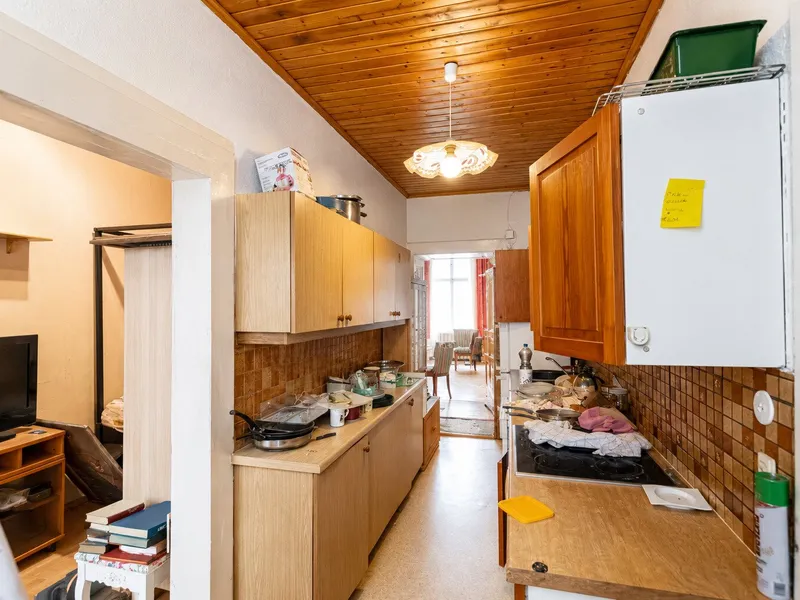 Neuer Preis - Sanierungsbedürftige 3-Zimmer-Wohnung nahe Westbahnhof
