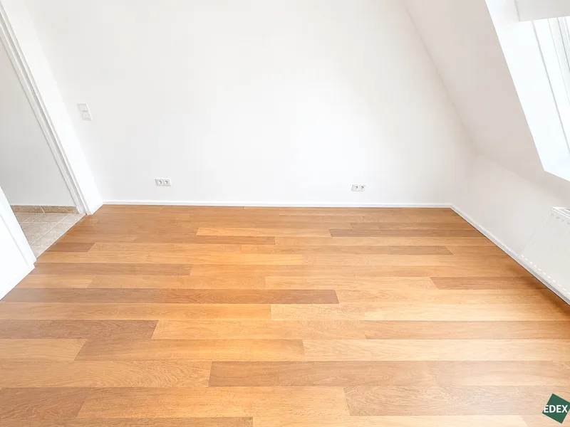 Exklusive Dachgeschosswohnung nahe Schönbrunn | 3 Zimmer möglich | U4 in 100 m
