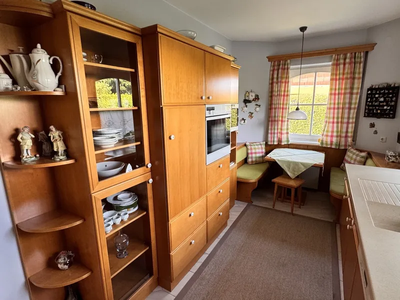 Einfamilienhaus mit Garage, Carport, Pool und Sauna in Bad Fischau-Brunn