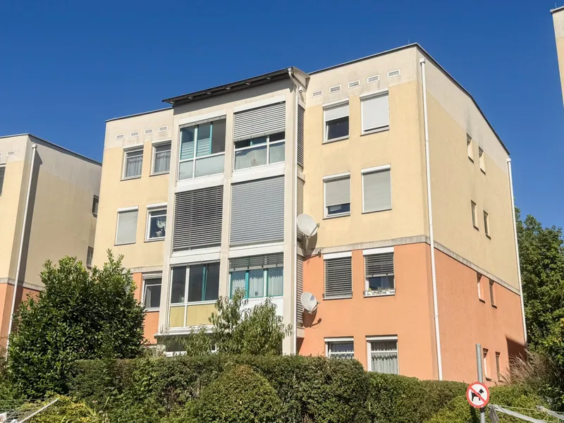*** Helle Dreizimmerwohnung mit Wohlfühlcharakter nahe dem Klinikum ***