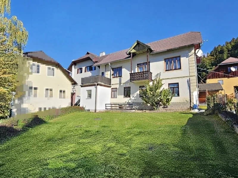 Uriges Appartementhaus mit Gastronomie und Geschichte zu kaufen.