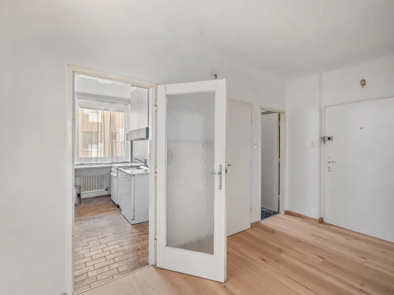 In bester Gesellschaft – um´s Eck von der Döblinger Hauptstraße! Modernisiertes Wohnhaus!