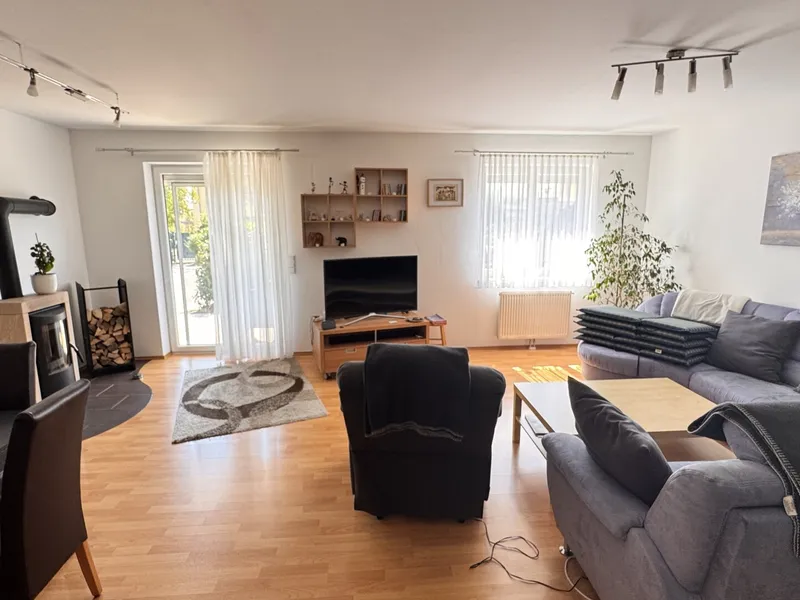 Doppelhaushälfte in Gramatneusiedl – 4 Zimmer, Klimaanlage, Solaranlage, Garten, Terrasse, Stellplatz!
