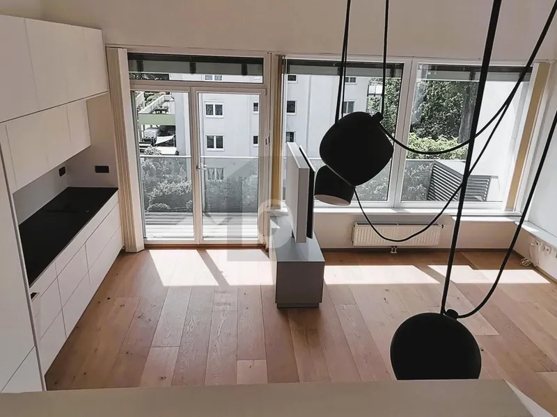 EXKLUSIV GESCHNITTEN - RUHELAGE MIT BALKON - HOCHWERTIGE AUSSTATTUNG
