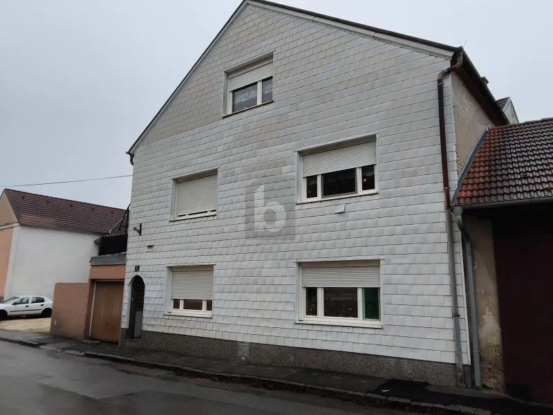 CHARMANT MIT INNENHOF & BALKON ? SOFORT BEZIEHBAR!