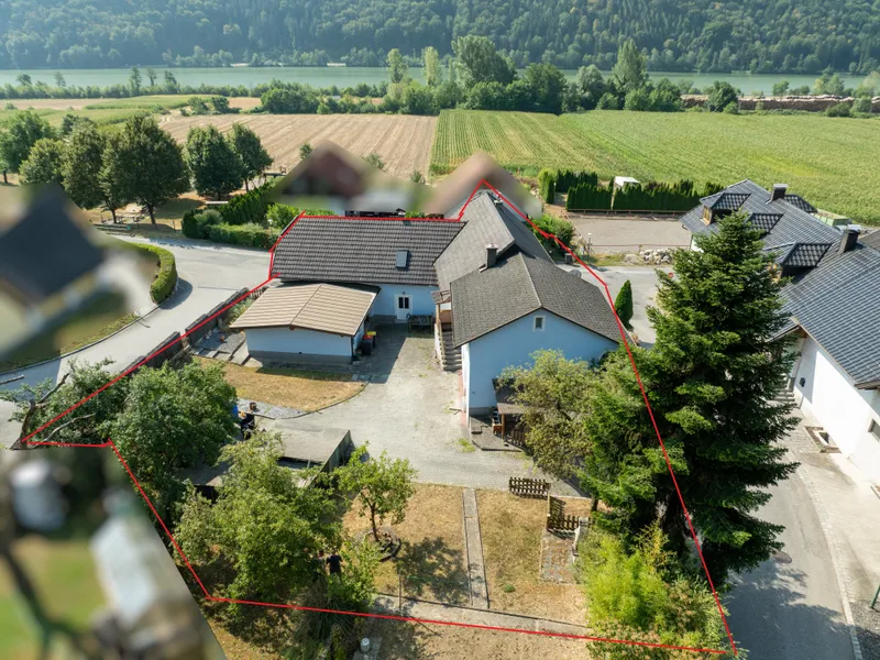 Großzügiges Teilsaniertes Haus mit Potenzial!