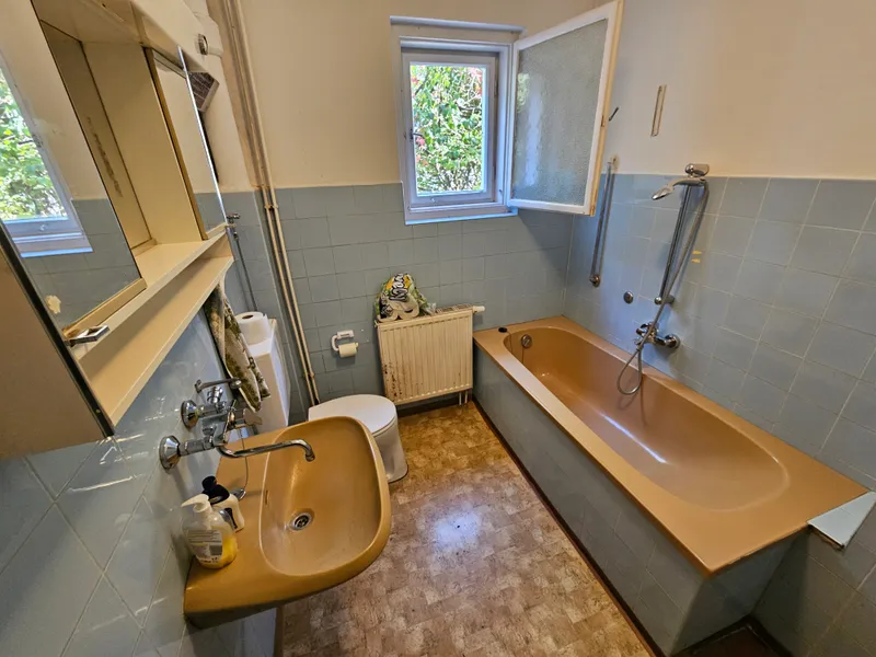 Einfamilienhaus mit Potential auf schönem, ebenem Grundstück 