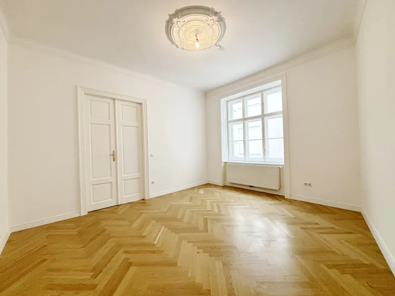 Zwischen Tradition & Moderne – Ihr neues Zuhause im Stilaltbau mit DG-Ausbau