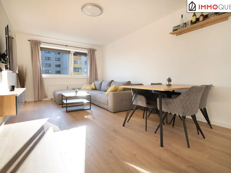 Weitblick trifft Wohngefühl - Lichtdurchflutete 2-Zimmer-Wohnung im 8. Obergeschoss mit beeindruckendem Weitblick über Wels
