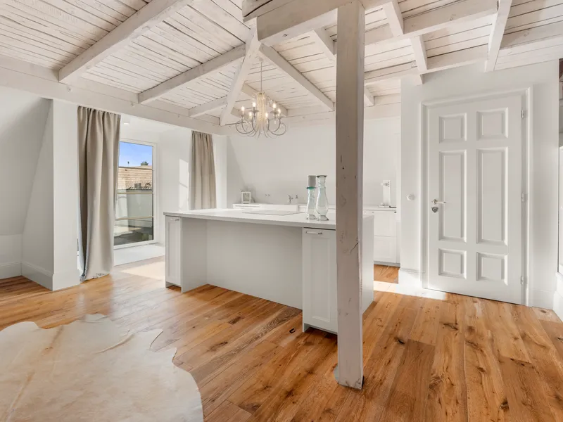 Exklusive Lage I spektakuläre ca. 91 m² Panoramaterrasse I 8 Zimmer I geplante Aufteilung noch flexibel gestaltbar I