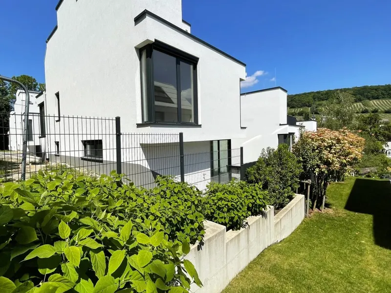 Luxuriöse Stadtvilla in den historischen Hameau Hills