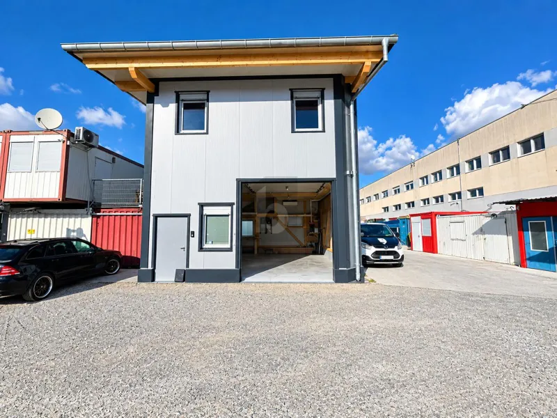 MEHR ALS NUR EINE HALLE ? MODERNE GEWERBEFLÄCHE MIT HOCHWERTIGEM BÜRO, KÜCHE UND DUSCHE