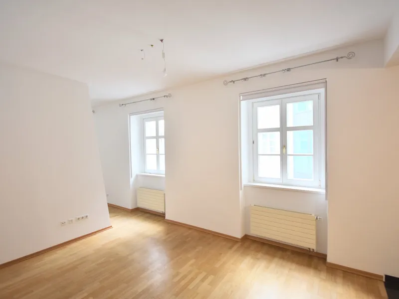 Direkt beim Stephansplatz: Schöner 1,5-Zimmer-Altbau in Ruhelage