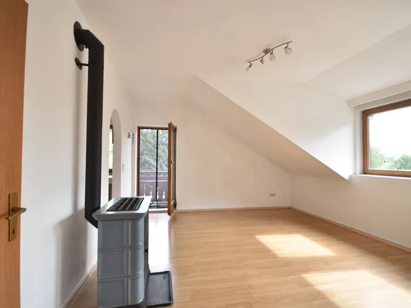 "GRÖDIG - Kleine gemütliche 2 Zimmer Wohnung mit Balkon und PKW-Stellplatz"