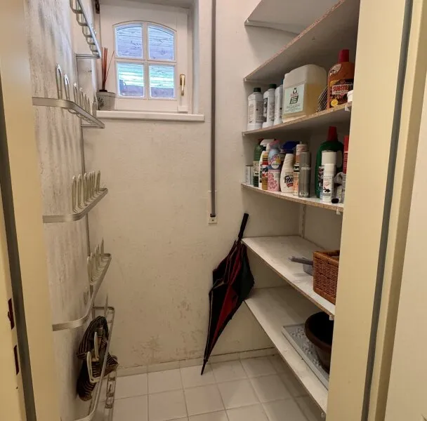 Einfamilienhaus mit Garage, Carport, Pool und Sauna in Bad Fischau-Brunn