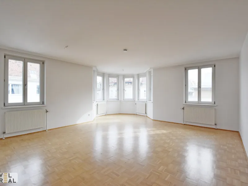 Sonnige 3 Zimmer Wohnung mit einem großzügigem Wohnbereich