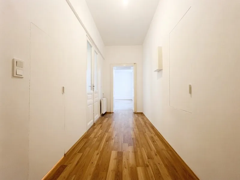 Charmante 2 Zimmer Altbauwohnung