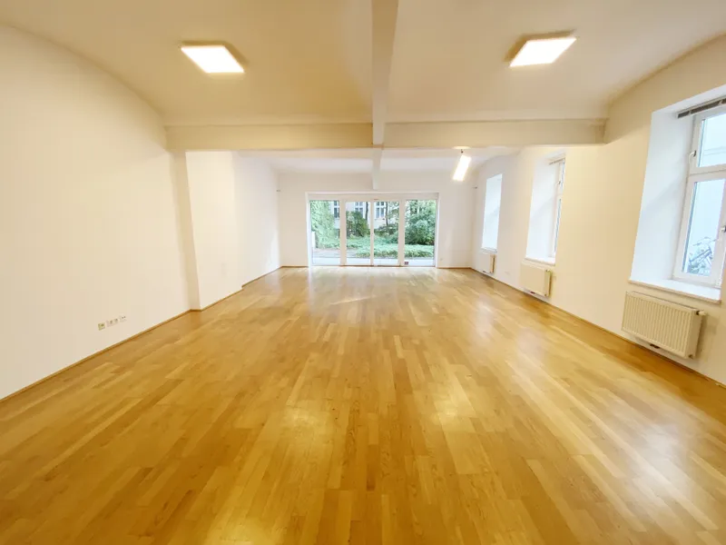Ruhige, loftartige Gartenwohnung in ausgezeichneter Lage