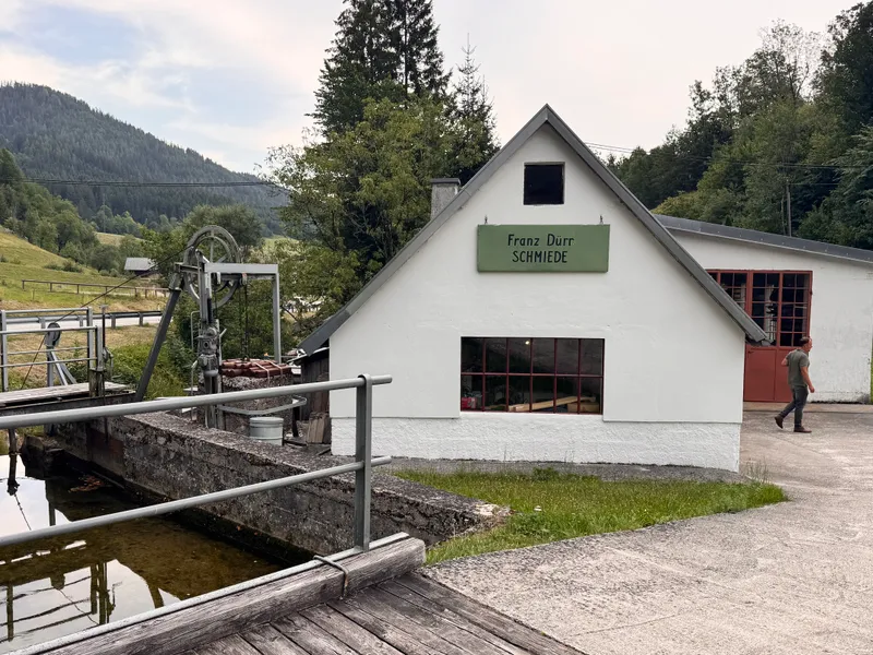 Sehr gepflegte Schmiede mit eigenem Wasserkraftwerk auf 1.096 Quadratmetern Grund in Göstling an der Ybbs