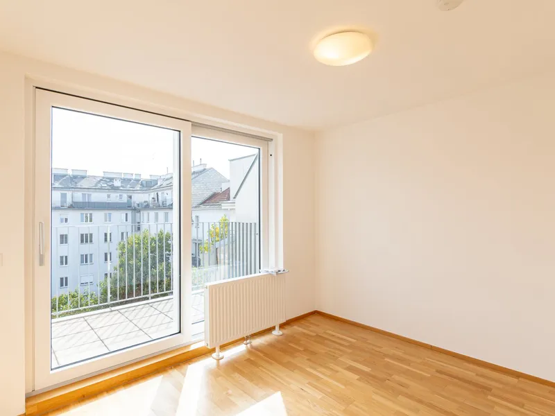 Helle 2-Zimmer-DG-Wohnung mit Terrasse unweit vom Hauptbahnhof