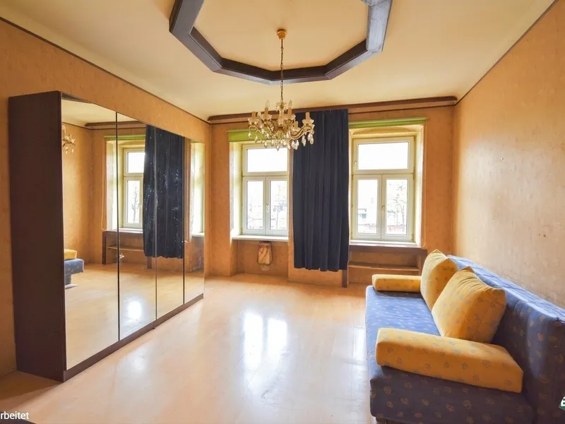 NEUER PREIS I Sanierungsbedürftige 4-Zimmer-Altbauwohnung mit viel Charme