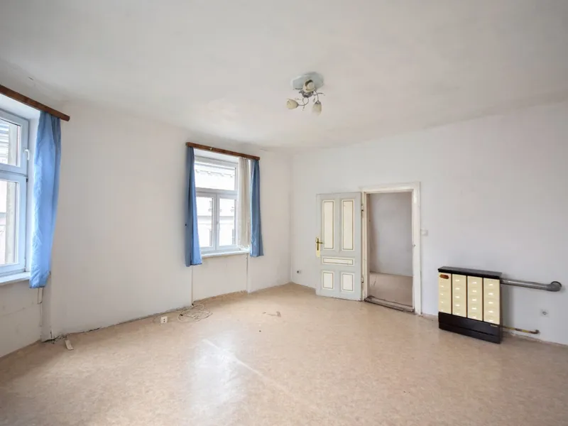 Sanierungsbedürftig: 2-Zimmer Altbauwohnung in ruhiger Lage in Favoriten