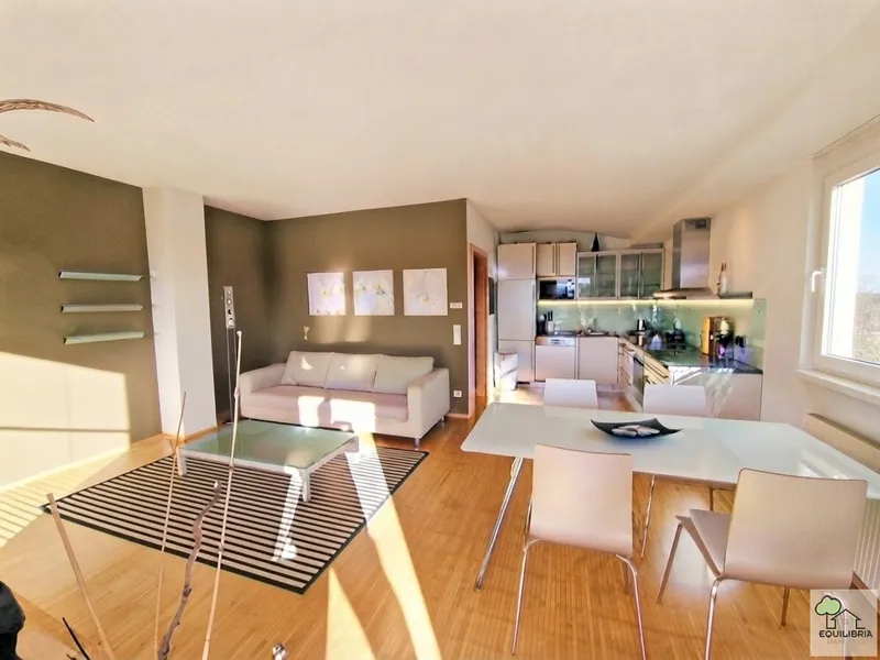 ++GRÜNBLICK++ RUHIGE UND SONNIGE 3-ZIMMER-WOHNUNG MIT ZWEI GROßEN BALKONEN plus GARAGENPLATZ