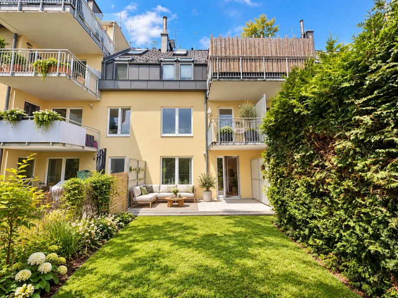 Maisonette mit Reihenhaus-Charakter | Eigengarten, Terrasse, Balkon & Tiefgarage | Nähe Bahnhof Unterkritzendorf