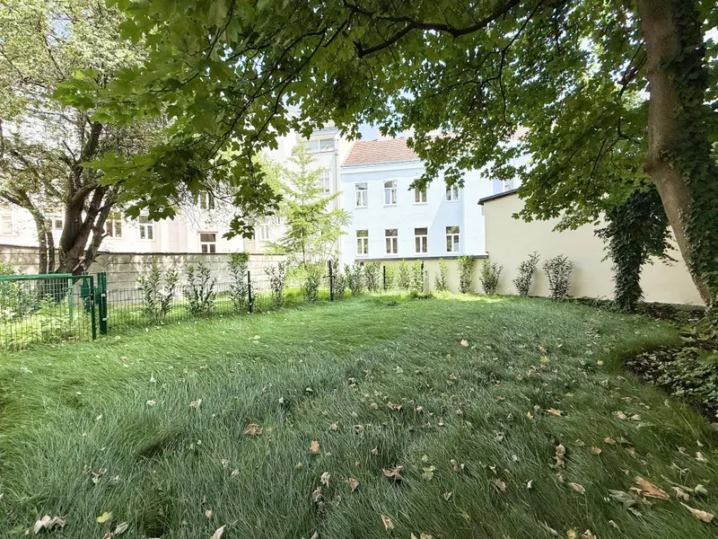 FRISCH SANIERT: 3-Zimmerwohnung mit 107 m² Eigengarten