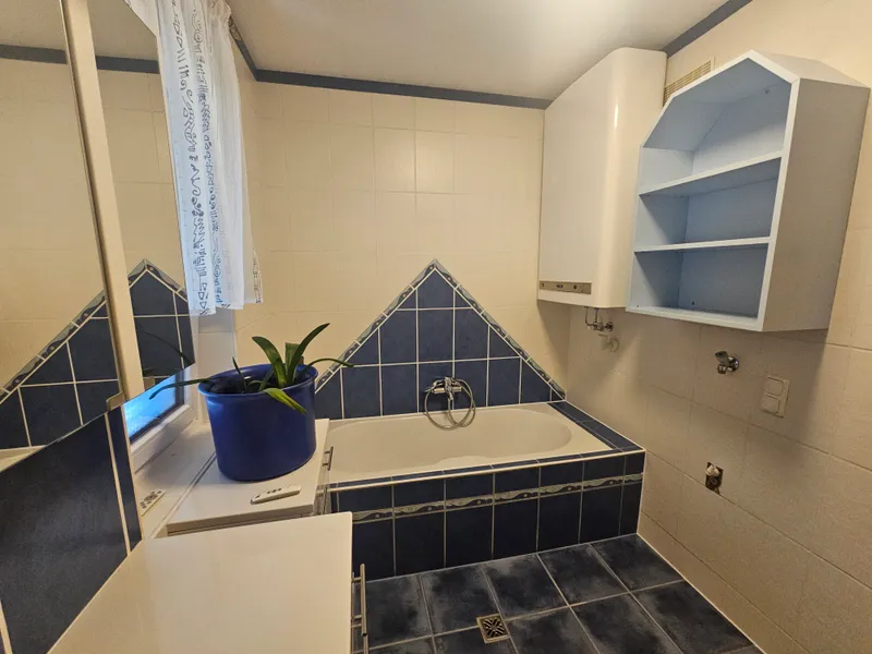 FAMILIENHIT!  4 - Zimmerwohnung mit Loggia und Tiefgaragenplatz in beliebter Lage