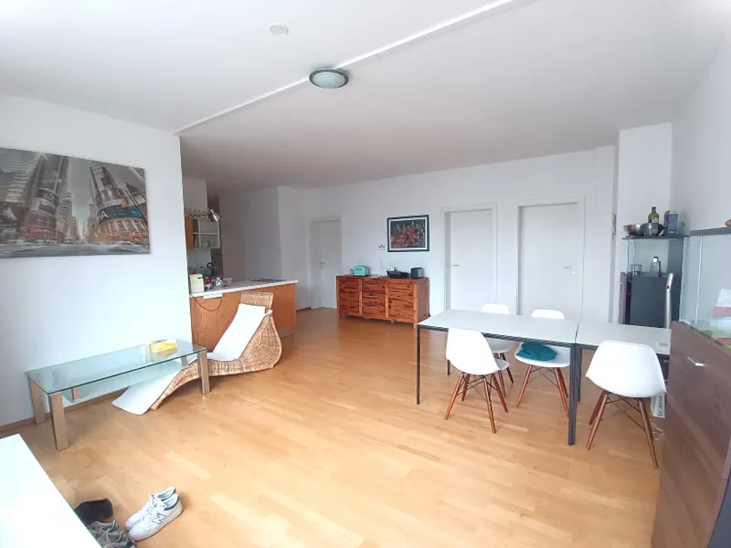 Studenten-Zimmer in WG! 699€ inklusive Strom, Heizung, Internet! Ideale Verkehrsanbindung! Verfügbar ab sofort!