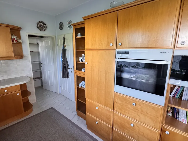 Einfamilienhaus mit Garage, Carport, Pool und Sauna in Bad Fischau-Brunn