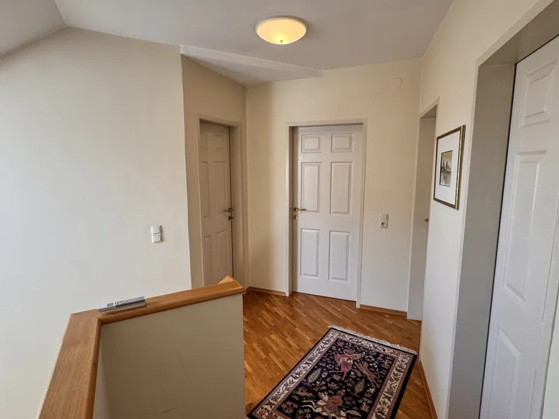 Einfamilienhaus mit Garage, Carport, Pool und Sauna in Bad Fischau-Brunn