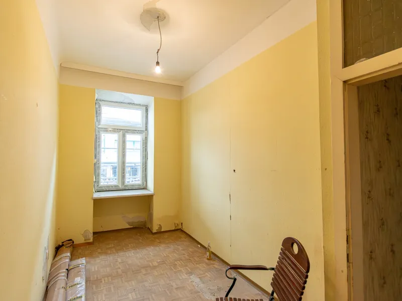 Sanierungsbedürftige 4-Zimmer-Altbauwohnung | U3 Schlachthausgasse