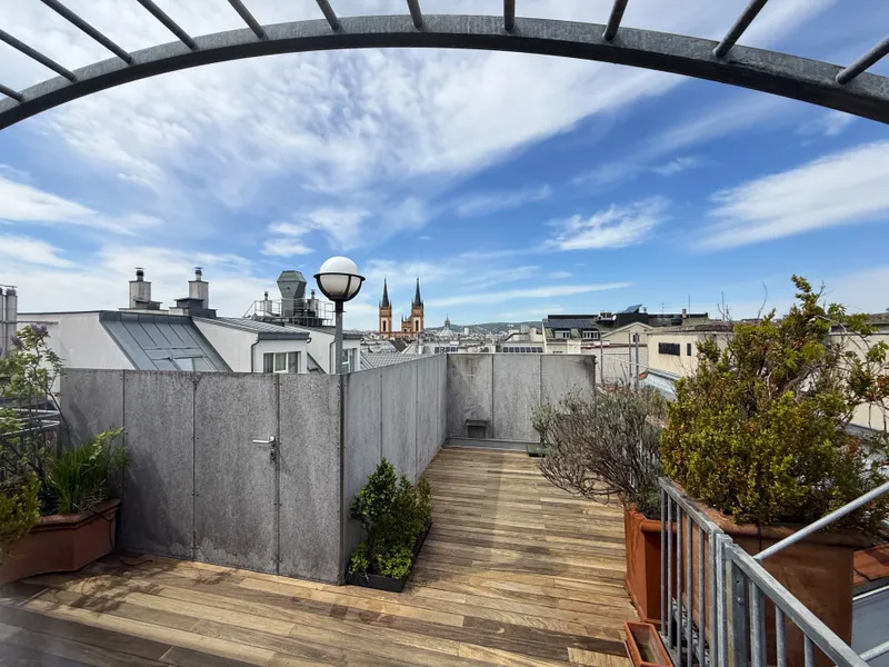 Loft-Charakter | offenes Wohnkonzept mit beeindruckender Raumhöhe | großzügige Panoramadachterrasse | FERNBLICK | Tiefgaragenstellplatz