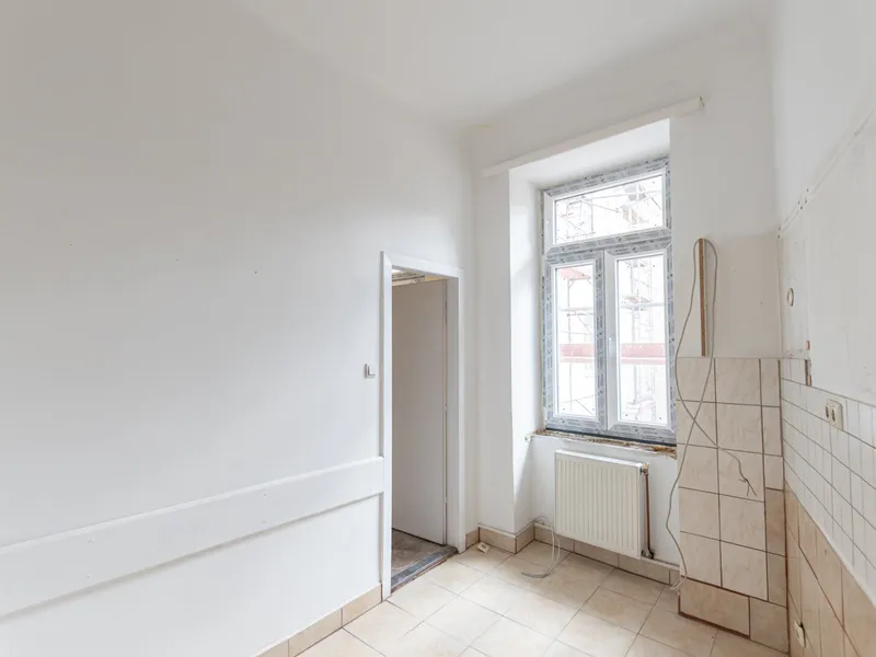 Sanierungsbedürftige 2-Zimmer-Altbauwohnung im 1. Stock | U3 Schlachthausgasse