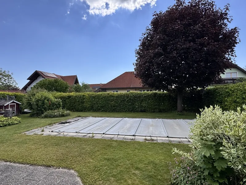 Einfamilienhaus mit Garage, Carport, Pool und Sauna in Bad Fischau-Brunn