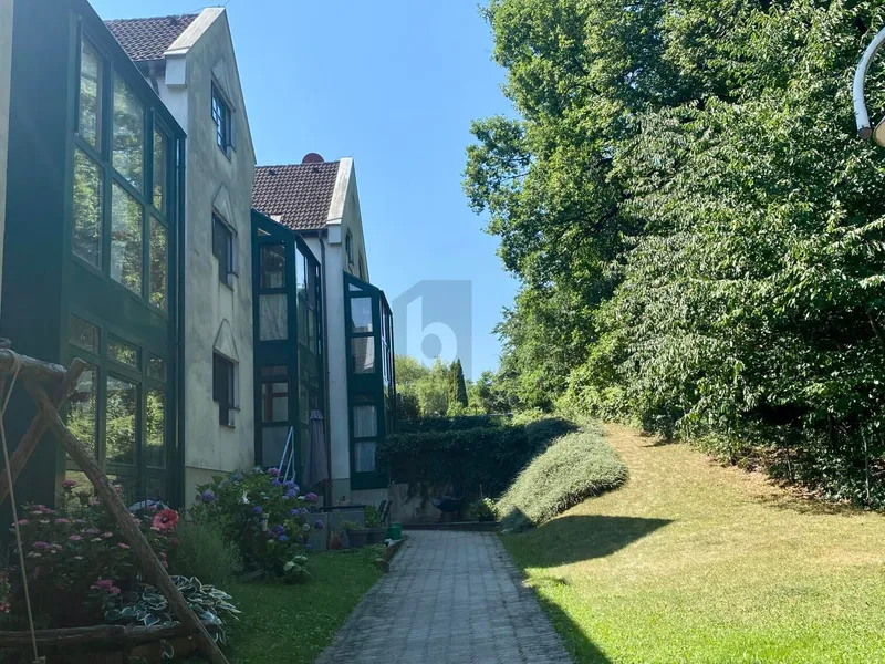 DIREKTES WOHNEN AM DUNKELSTEINERWALD 