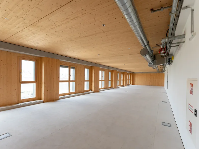 Büro/Praxis/Geschäftsflächen ab 325 m2 mit Seeblick direkt an der U2 individuell gestaltbar! Ab sofort verfügbar!