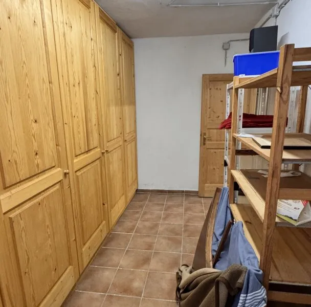 Einfamilienhaus mit Garage, Carport, Pool und Sauna in Bad Fischau-Brunn