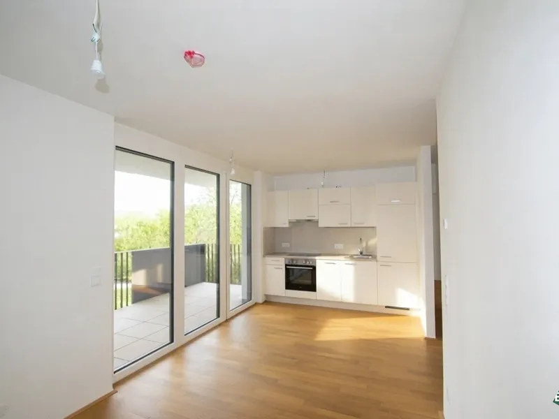 Moderne 2-Zimmer-Wohnung mit großem Balkon – nur wenige Gehminuten von der U1 Kagraner Platz